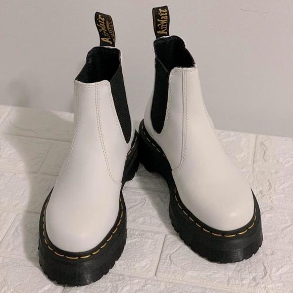 BRAND NEW CONDITION DR MARTENS 2976 QUAD SMOOTH PLATFORM BOOT | THICK SOLE |LOOP - Picture 6 of 8
